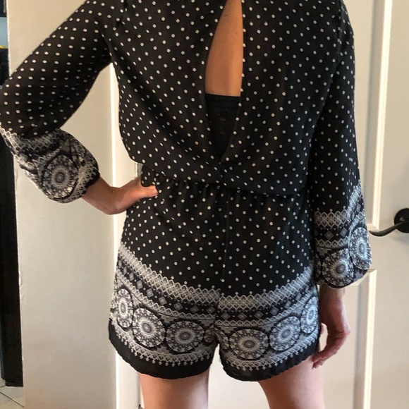 CHARLOTTE RUSSE Romper - Medium - Picture 2 of 6